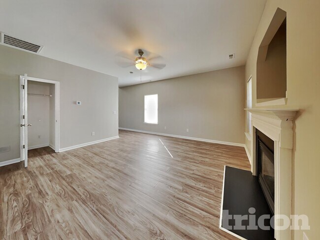 Building Photo - 3120 Rendezvous Dr