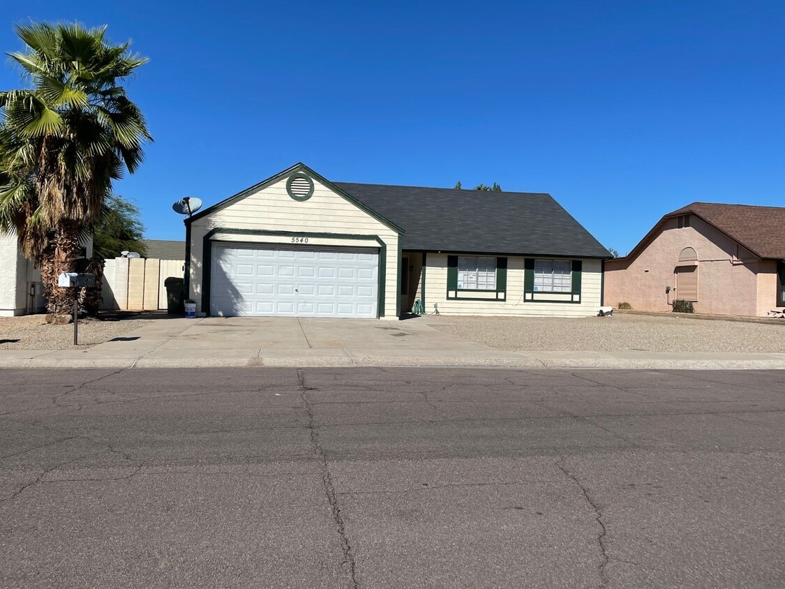 Charming 3 bed 2 bath single level home wi... - Charming 3 bed 2 bath single level home wi...