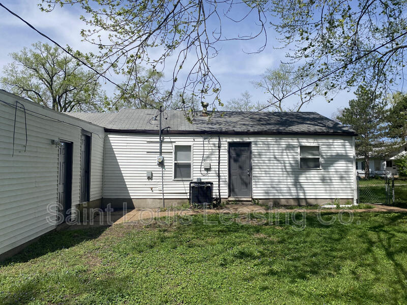 442 Mueller Ave, Ferguson, MO 63135 House Rental in Ferguson, MO
