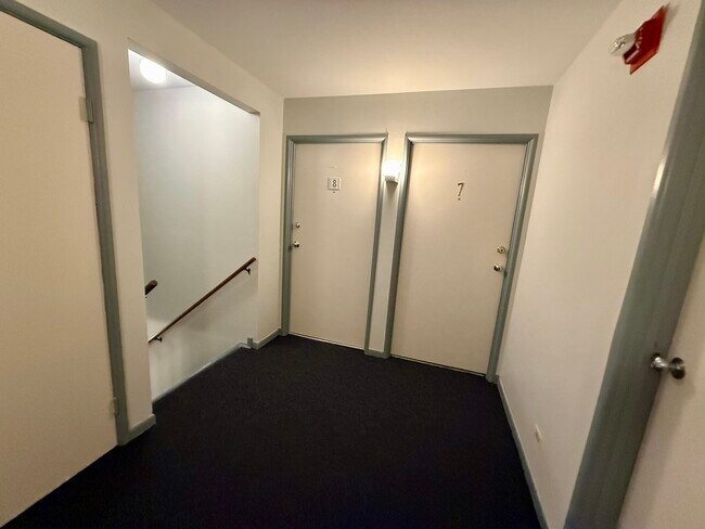 Foto del edificio - 3026 Roberts Dr