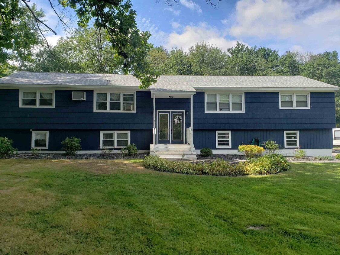 Primary Photo - 3 Meadow Ln