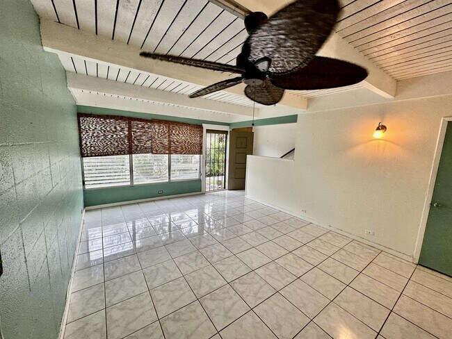 Foto del edificio - 4950 Kilauea Ave