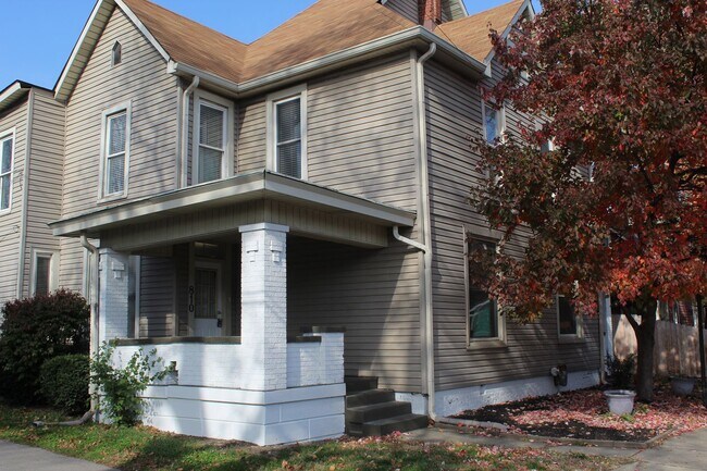 Building Photo - Spacious 2 BR w/office in popular Fletcher...