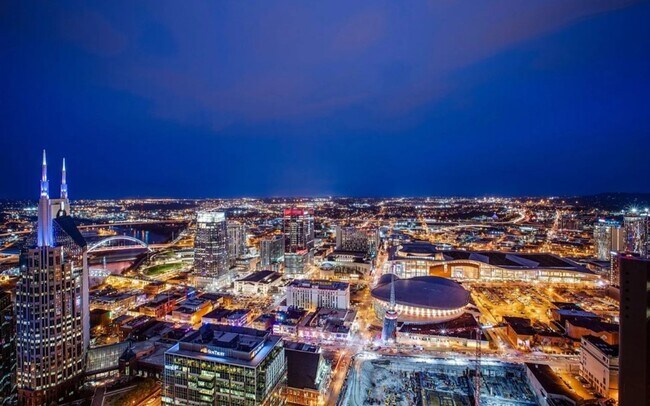 Foto del edificio - Highrise Condo in the Heart of Music City!