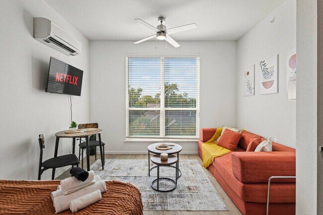 Foto del edificio - 596 W 9th St