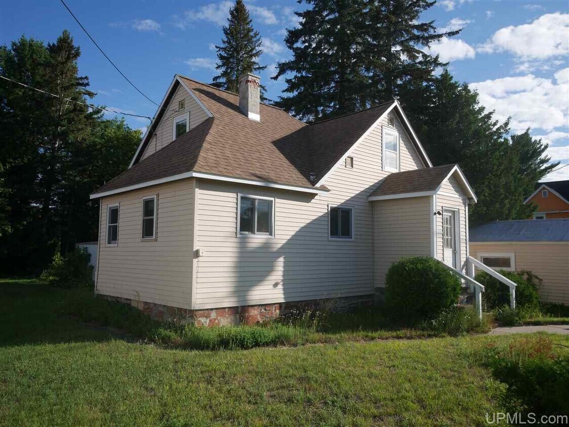 Foto principal - 23358 Ave G