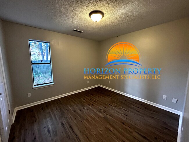 Foto del edificio - 4311 Chalet Cir NW