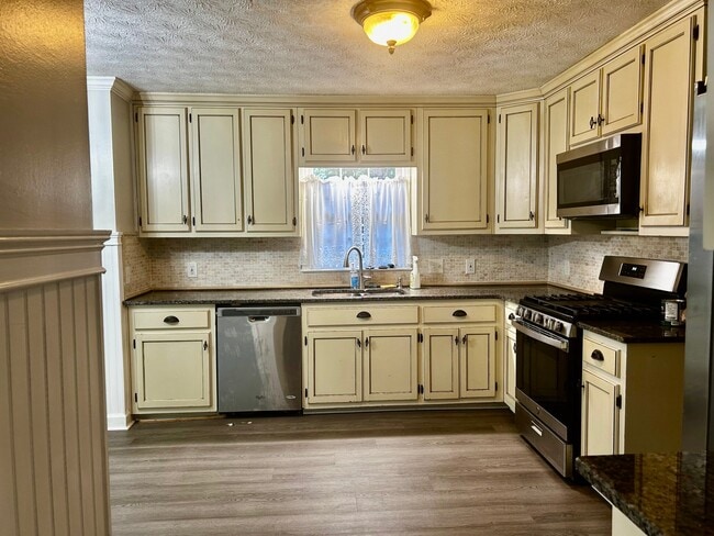 Building Photo - 3005 Wrens Way