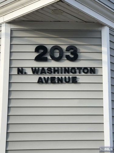 Primary Photo - 203 N Washington Ave