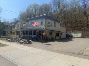 Building Photo - 221 S Franklin St