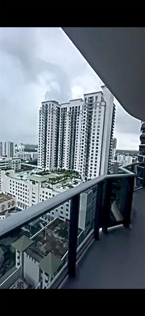 Foto del edificio - 45 SW 9th St