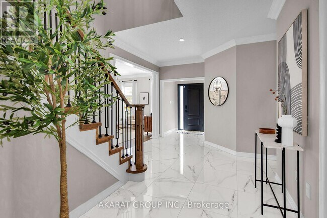 Building Photo - 2113 Dalecroft Crescent