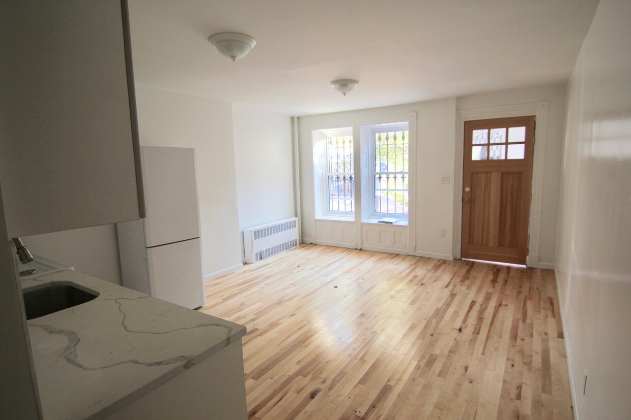 Foto principal - 517A Lexington Ave