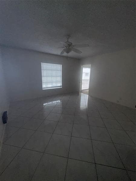 Building Photo - 2220 NE 68th St