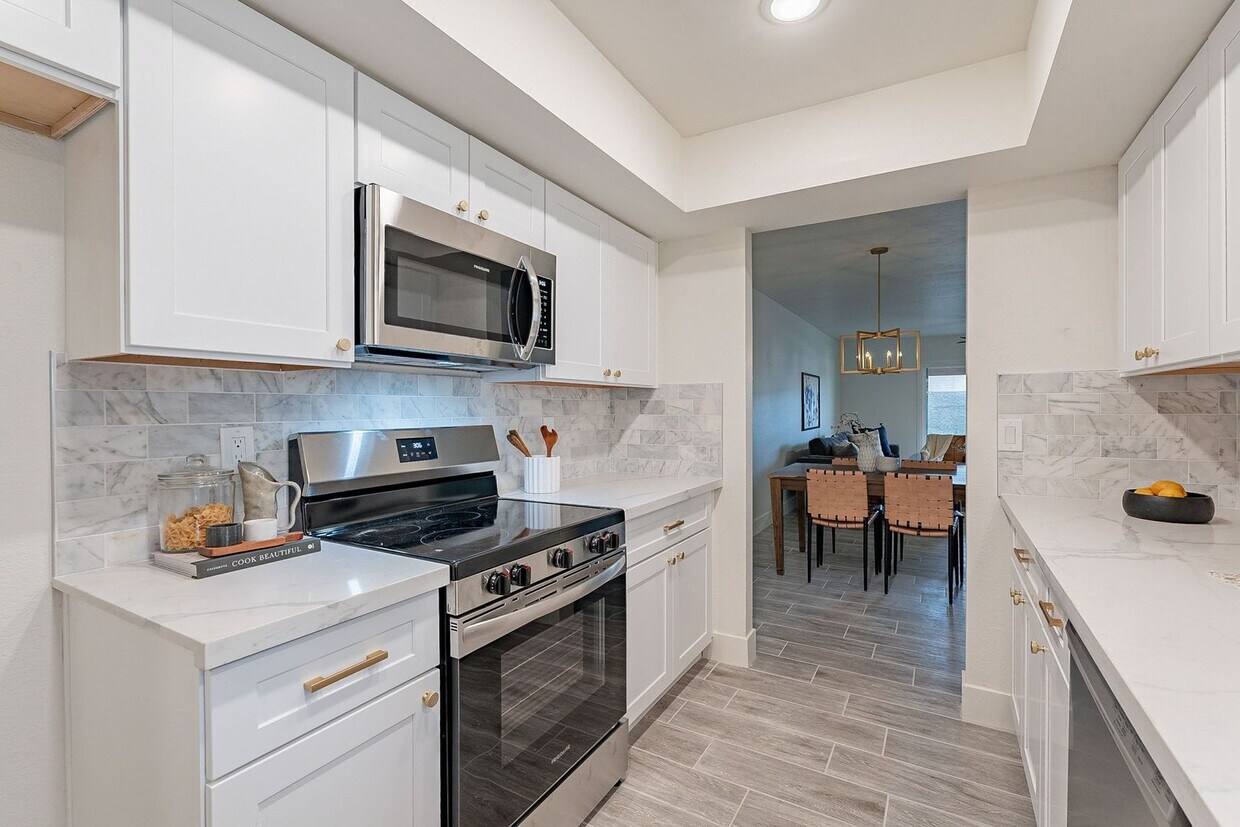 Foto principal - Fresh & Clean Townhome in North Phx!