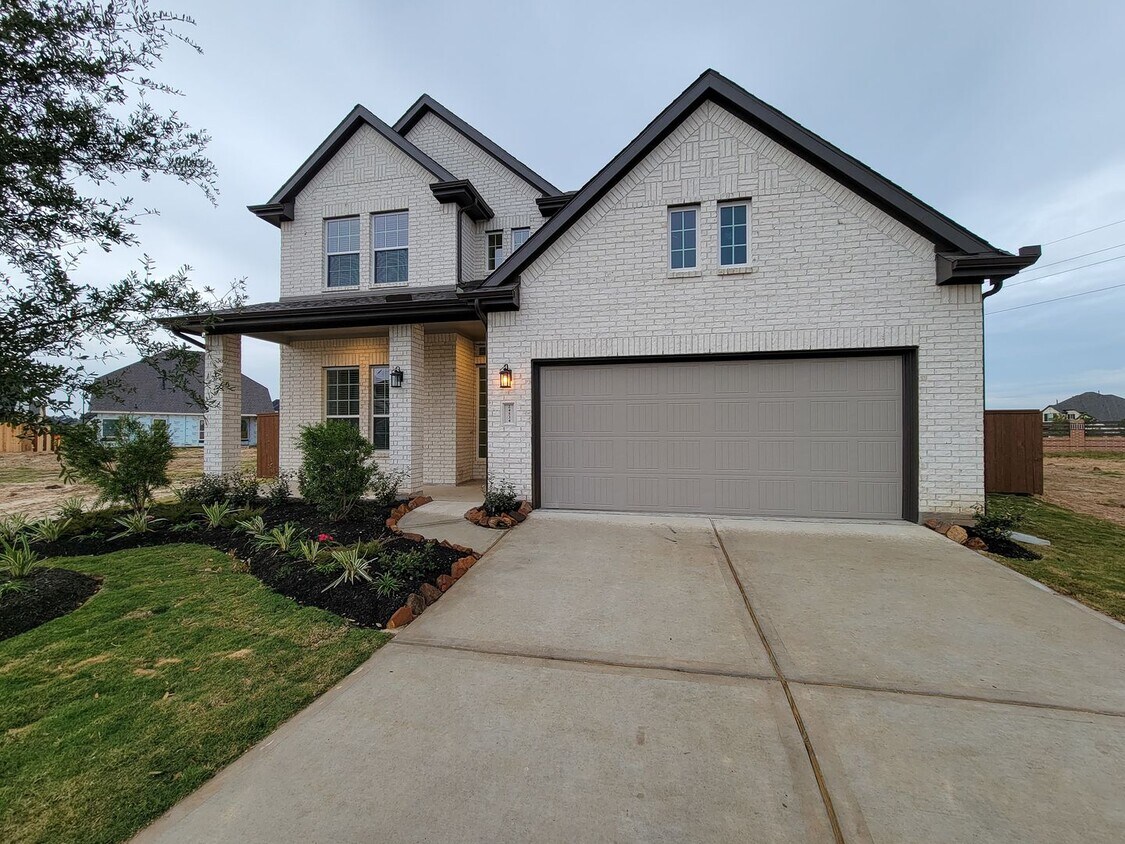 Foto principal - This two-story Wellesley plan has 4 bedroo...