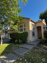 Building Photo - 494 Hawk Dr