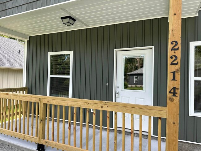 Foto del edificio - 2214 Nichols Rd
