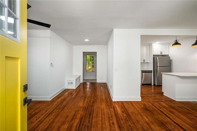 Building Photo - 1774 Laurelwood Dr SW