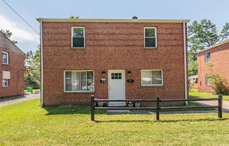 21350 Crystal Ave Unit Upstairs, Euclid, OH 44123 Room for Rent in