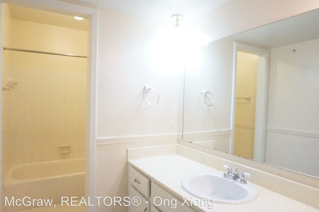Foto del edificio - 4307 E 68th St