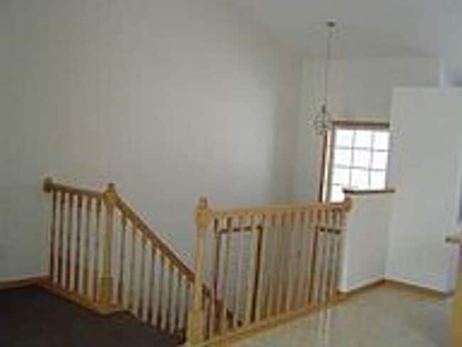 Building Photo - 2 Bedroom 2 Bath Twin Home