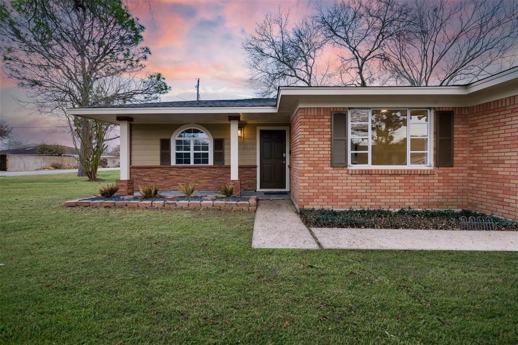 Foto principal - 2626 Hillshire Dr