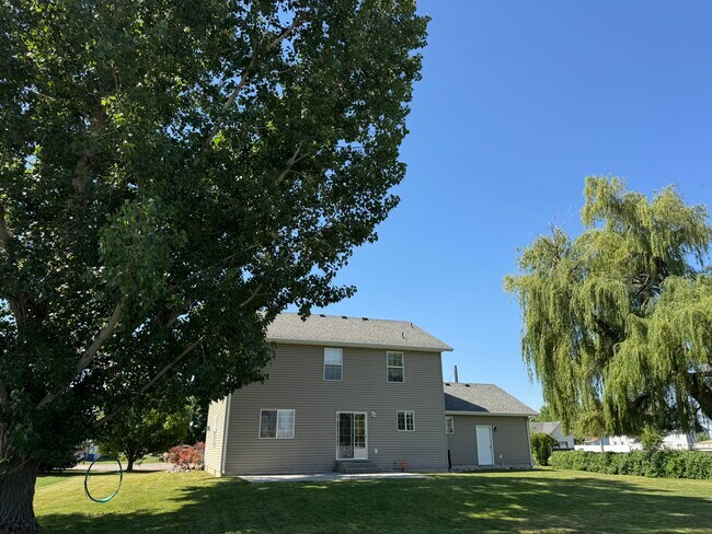 Building Photo - 156 W 100 S