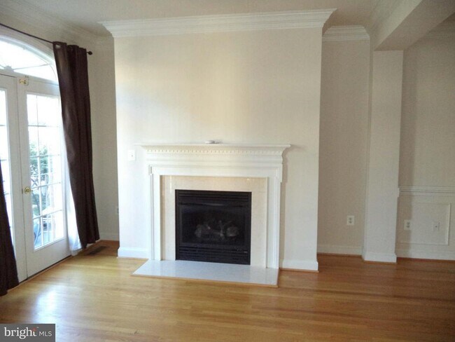 Foto del edificio - 6812 Rigby Ln