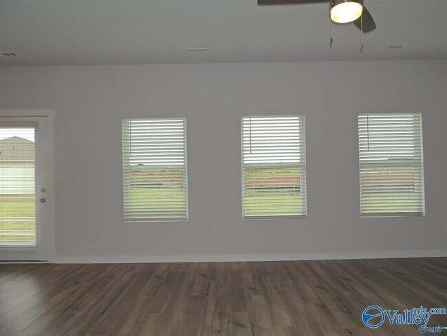 Foto del edificio - 26303 Beech Grv Ln NW
