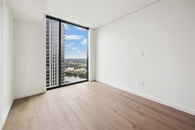Foto del edificio - 610 Davis St