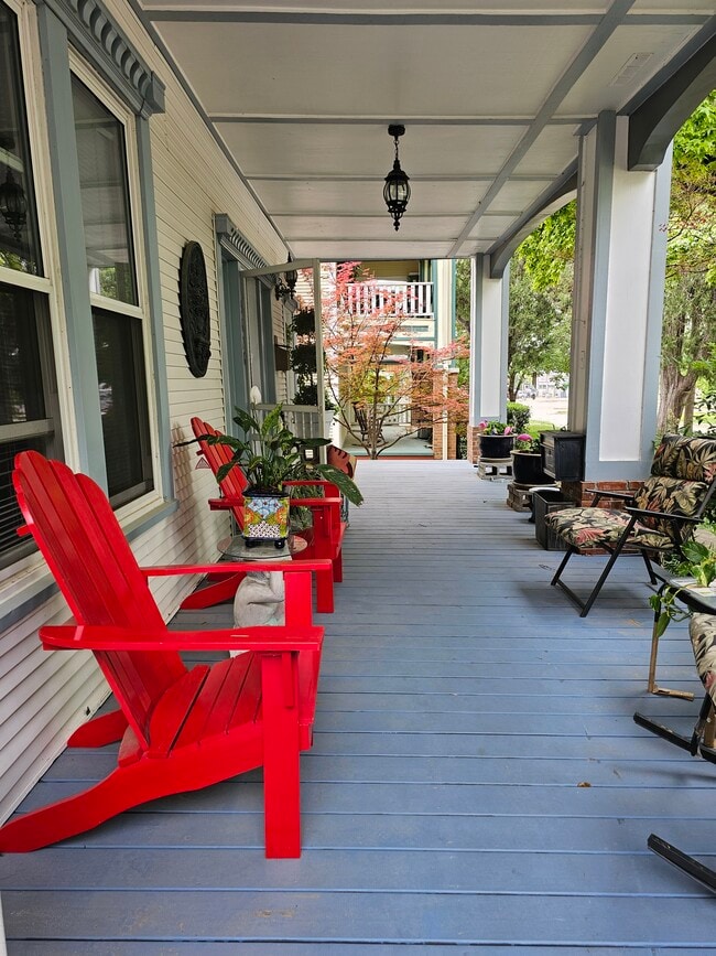 Front porch area #1 - 5626 Columbia Ave