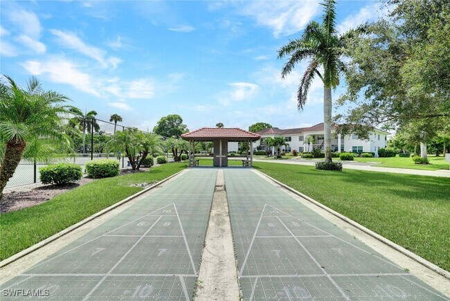 Foto del edificio - 1055 Forest Lakes Dr