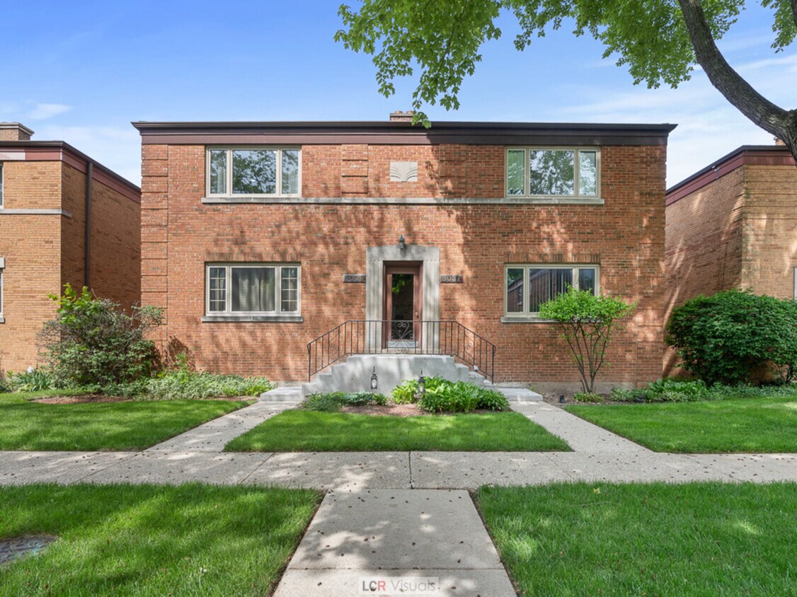 8039 Lake St Unit 2, River Forest, IL 60305 Condo for Rent in River