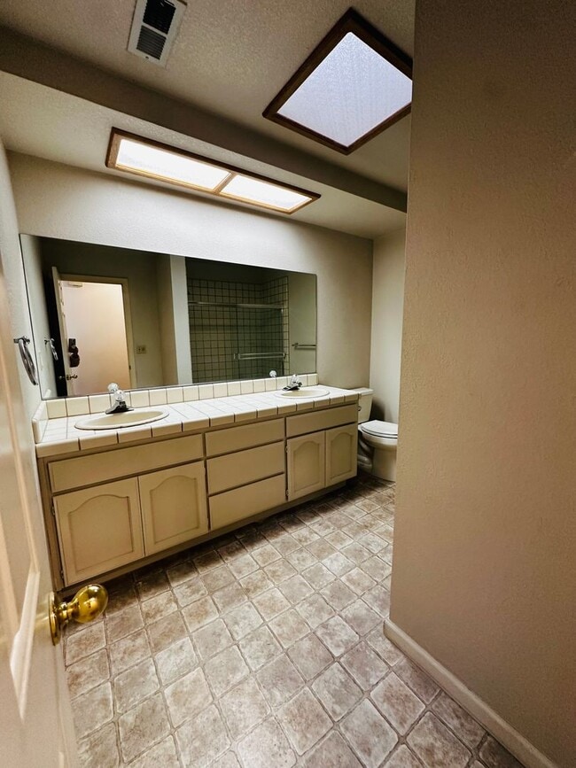 Foto del edificio - El Dorado Hills Beauty