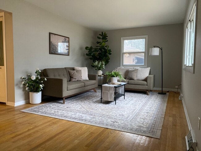 Foto del edificio - 1710 Greenview Ave