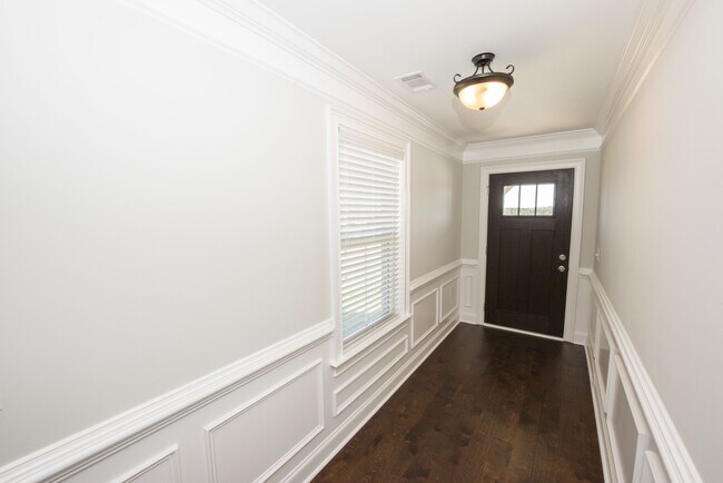 Foto del edificio - 2304 Snowshill Ln
