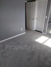 Building Photo - 1432 W Emerald Ave