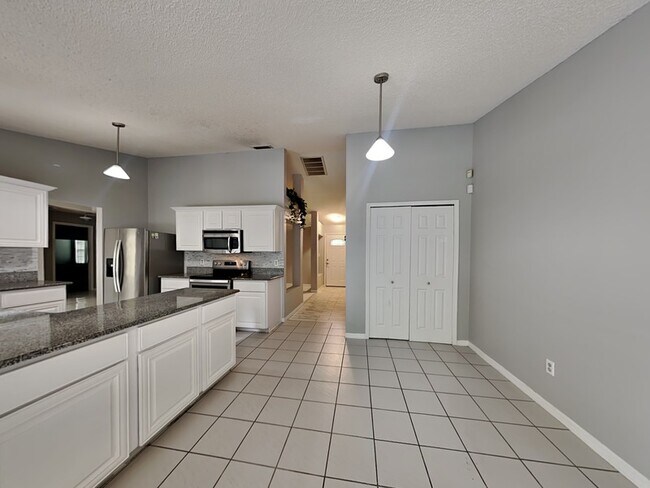 Building Photo - 3448 Fox Hollow Dr