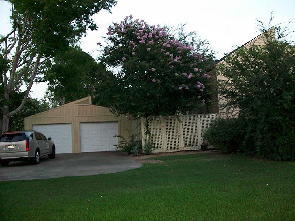 1623 W Adoue St, Alvin, TX 77511 Townhome Rentals in Alvin TX