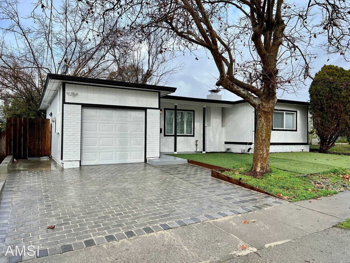 Primary Photo - 3 br, 2 bath House - 2847 Avon Ave