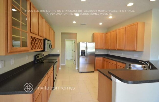 Foto del edificio - 7148 Bridgeview Dr