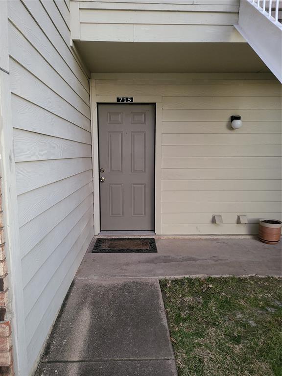 Foto del edificio - 2200 E Trinity Mls Rd