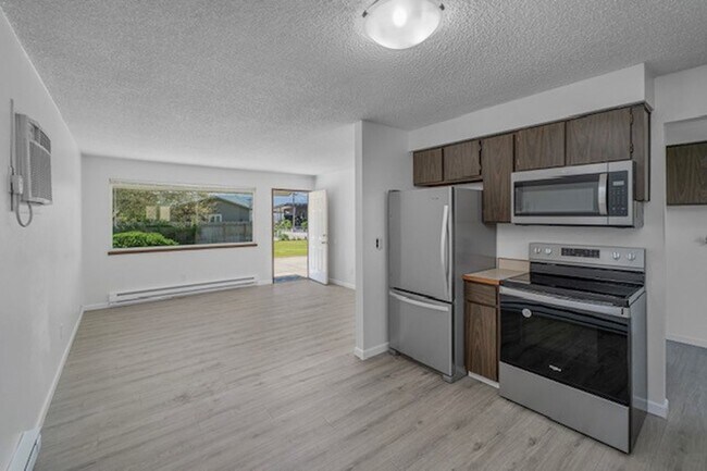 Foto del edificio - 1037/1039 Eastmont Ave. Duplex