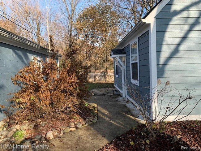 Foto del edificio - 2050 Wycliffe Ave