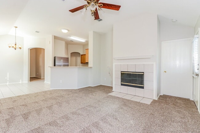 Foto del edificio - 5528 Spring Ridge Dr