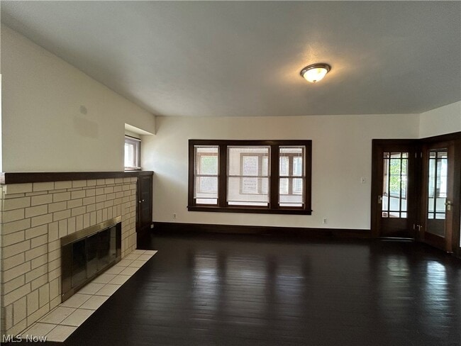 Building Photo - 9405 Bancroft Ave