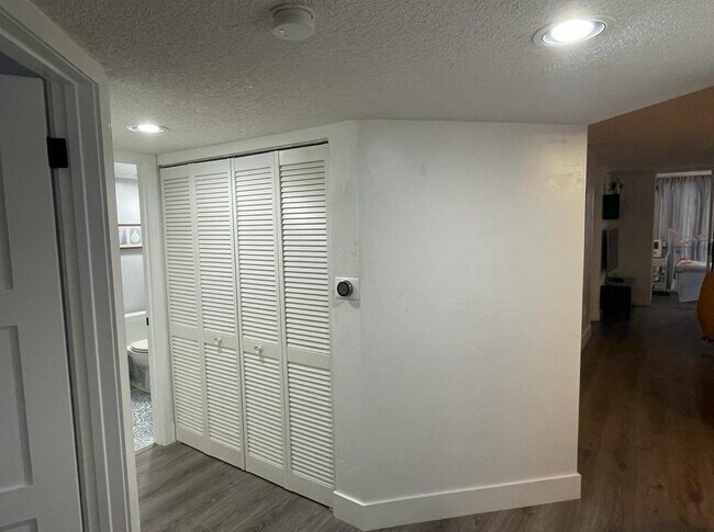 Foto del edificio - 7776 Trent Dr