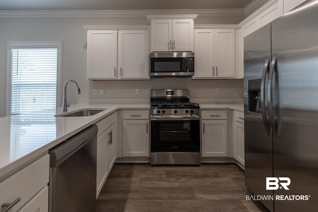 Building Photo - 32444 Revere Dr