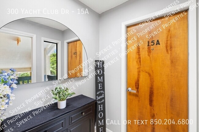 Foto del edificio - 300 Yacht Club Dr